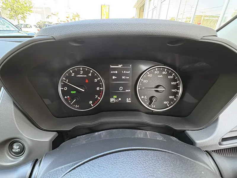 クロストレック Limited 在庫車