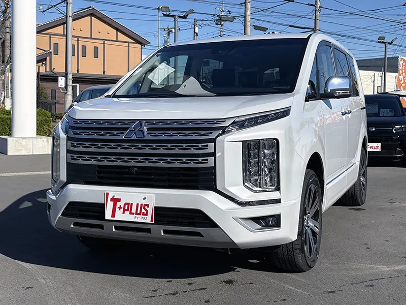 デリカD:5 P 8人乗り(ﾅﾋﾞ･後席用ﾓﾆﾀｰ取付pkg) 在庫車