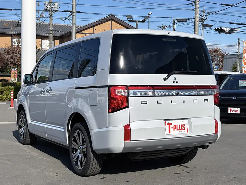 デリカD:5 P 8人乗り(ﾅﾋﾞ･後席用ﾓﾆﾀｰ取付pkg) 在庫車