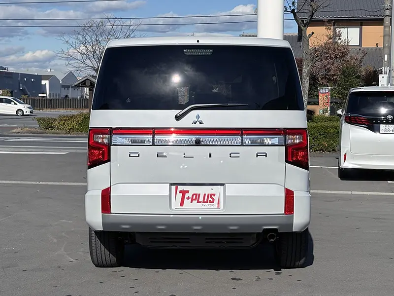デリカD:5 P 8人乗り(ﾅﾋﾞ･後席用ﾓﾆﾀｰ取付pkg) 在庫車