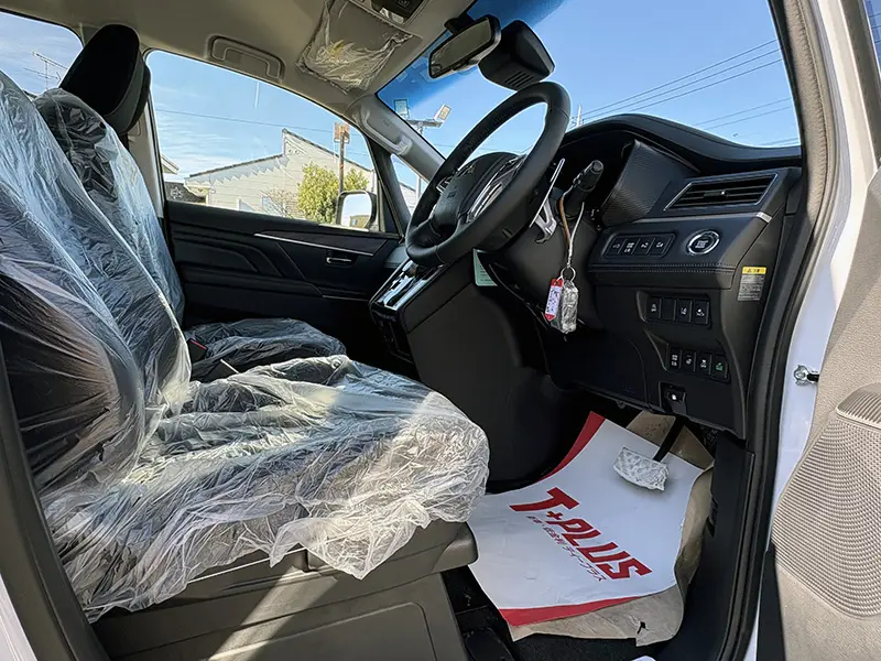 デリカD:5 P 8人乗り(ﾅﾋﾞ･後席用ﾓﾆﾀｰ取付pkg) 在庫車