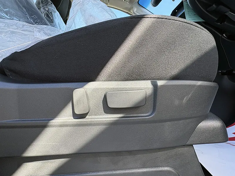 デリカD:5 P 8人乗り(ﾅﾋﾞ･後席用ﾓﾆﾀｰ取付pkg) 在庫車