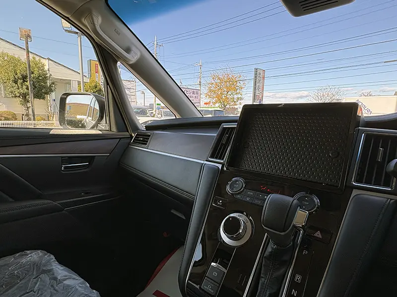 デリカD:5 P 8人乗り(ﾅﾋﾞ･後席用ﾓﾆﾀｰ取付pkg) 在庫車