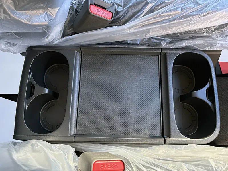 デリカD:5 P 8人乗り(ﾅﾋﾞ･後席用ﾓﾆﾀｰ取付pkg) 在庫車