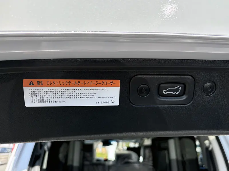 デリカD:5 P 8人乗り(ﾅﾋﾞ･後席用ﾓﾆﾀｰ取付pkg) 在庫車