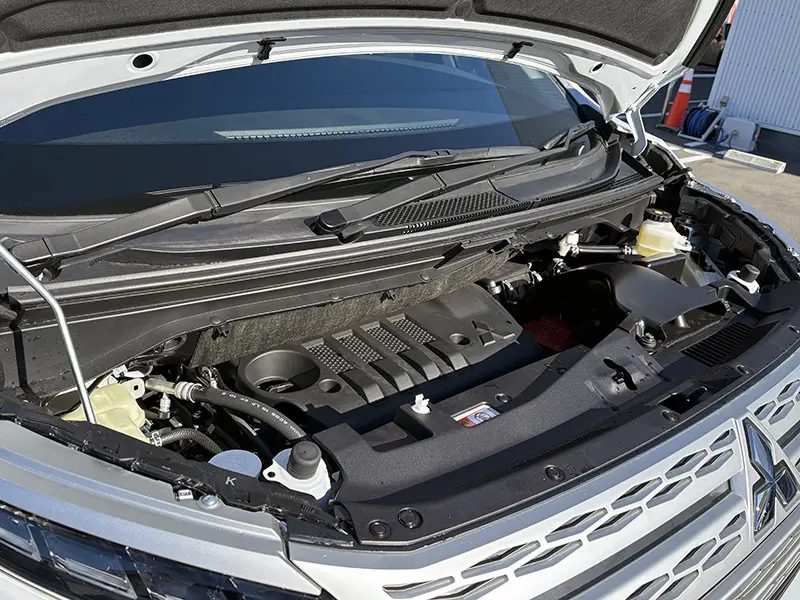デリカD:5 P 8人乗り(ﾅﾋﾞ･後席用ﾓﾆﾀｰ取付pkg) 在庫車