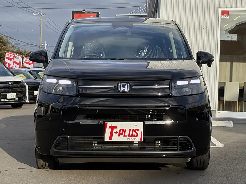 フリード e:HEV AIR EX 6人乗り 在庫車