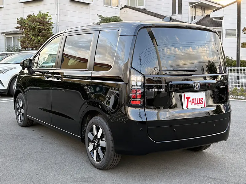 フリード e:HEV AIR EX 6人乗り 在庫車