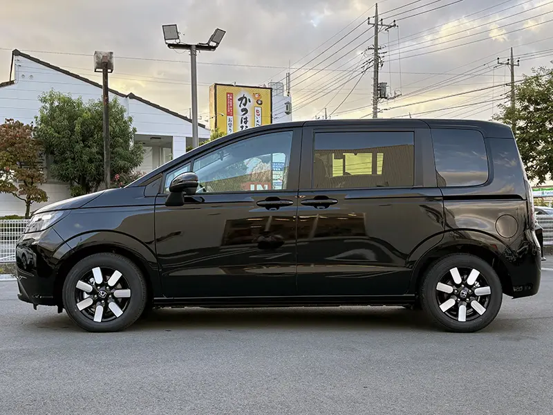 フリード e:HEV AIR EX 6人乗り 在庫車