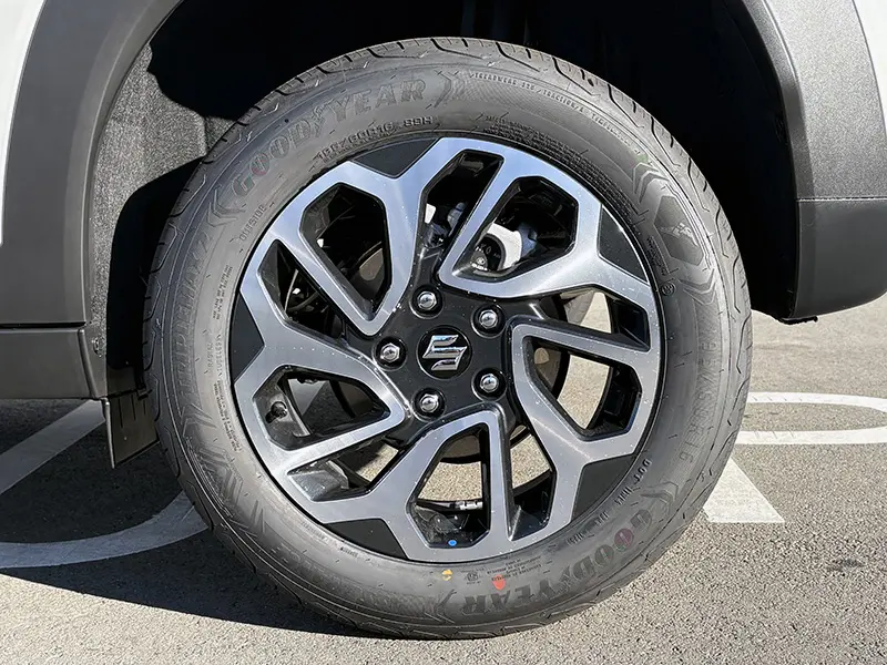 フロンクス ベースグレード2WD 在庫車