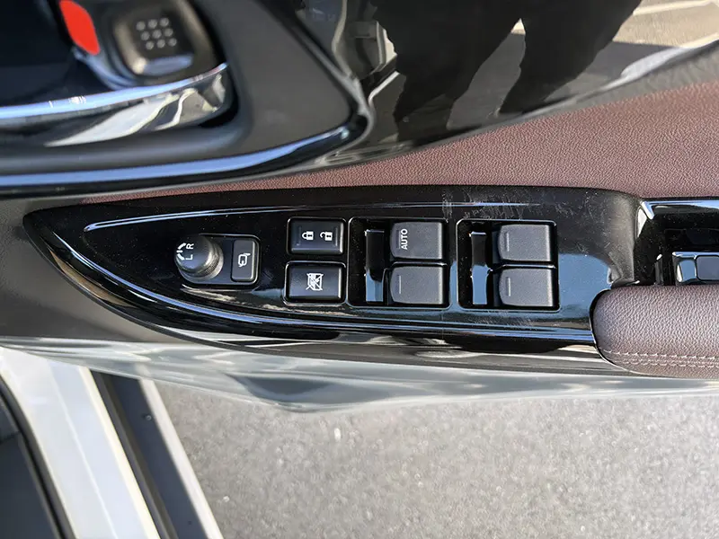 フロンクス ベースグレード2WD 在庫車