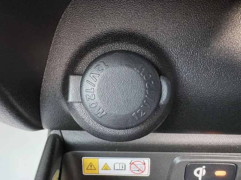 フロンクス ベースグレード2WD 在庫車