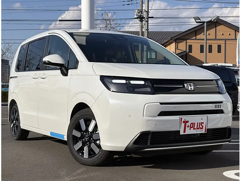 フリード e:HEV AIR EX 6人乗り 在庫車