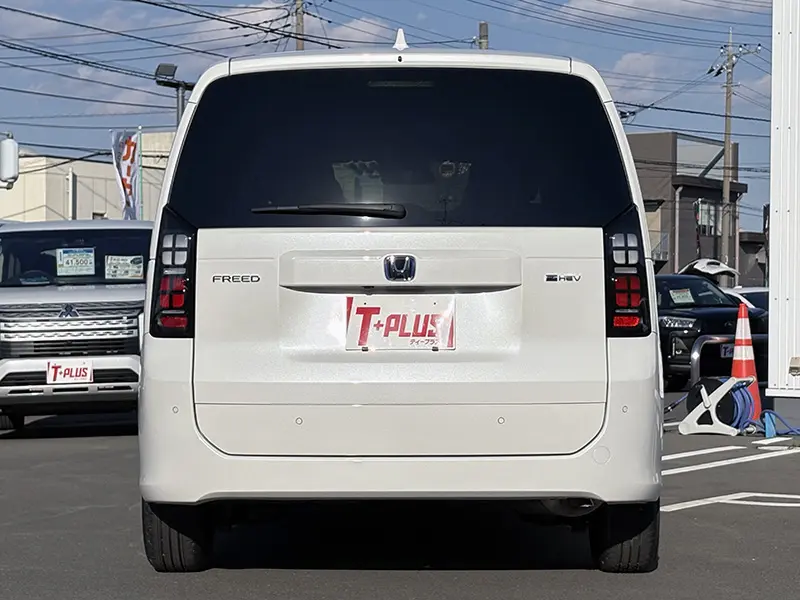 フリード e:HEV AIR EX 6人乗り 在庫車