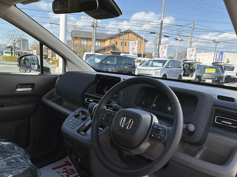 フリード e:HEV AIR EX 6人乗り 在庫車