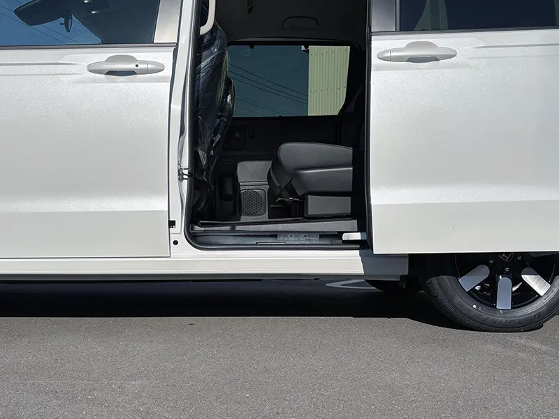 フリード e:HEV AIR EX 6人乗り 在庫車