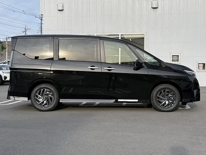 セレナ e-POWER ハイウェイスターV 在庫車