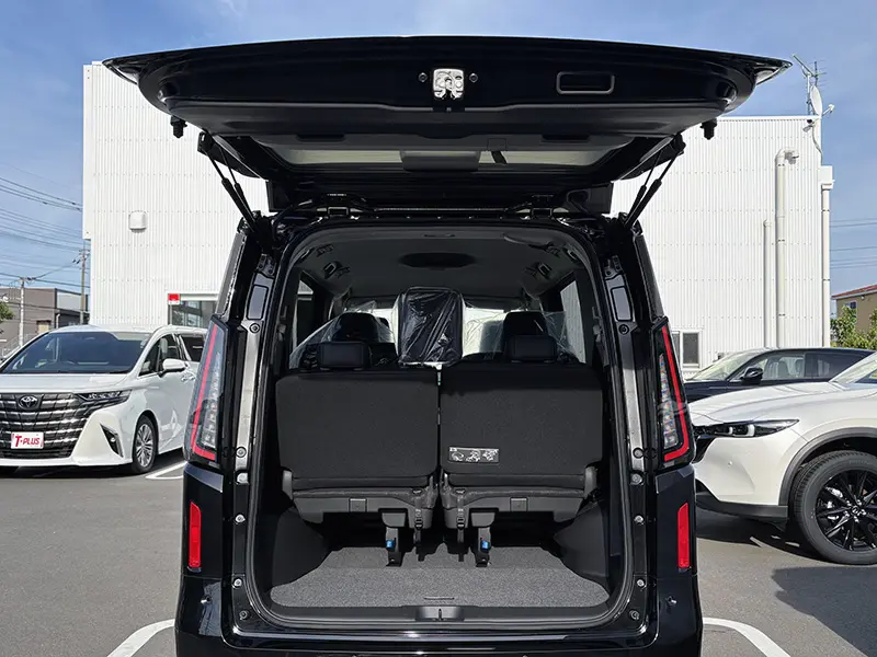 セレナ e-POWER ハイウェイスターV 在庫車