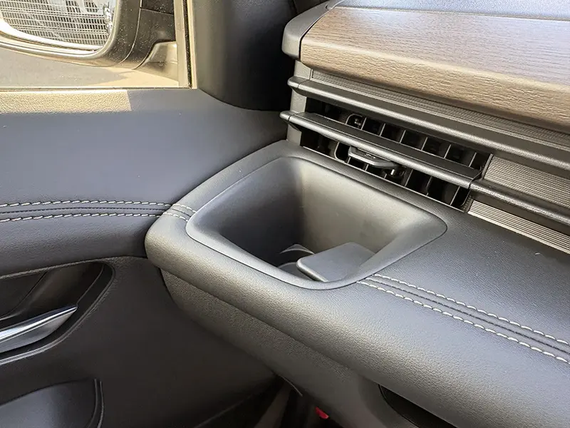 セレナ e-POWER ハイウェイスターV 在庫車