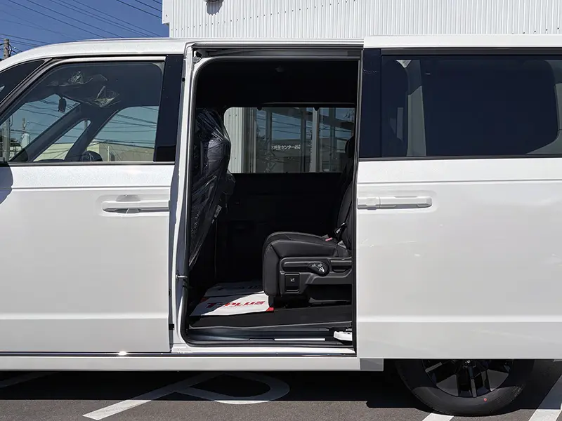 ステップワゴン e:HEV SPADA 7人乗 在庫車