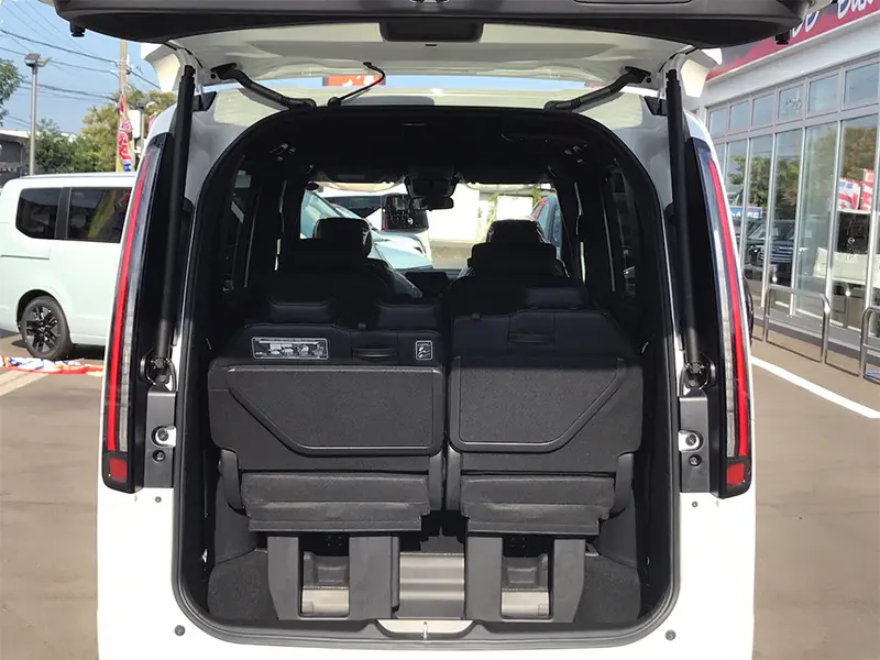 ステップワゴン e:HEV SPADA 7人乗 在庫車