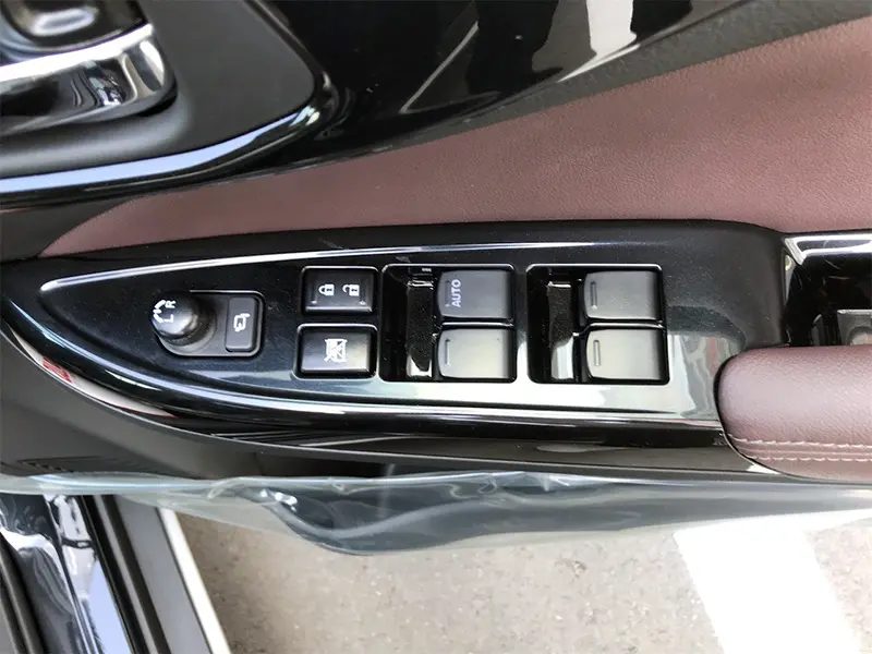 フロンクス ベースグレード2WD 在庫車