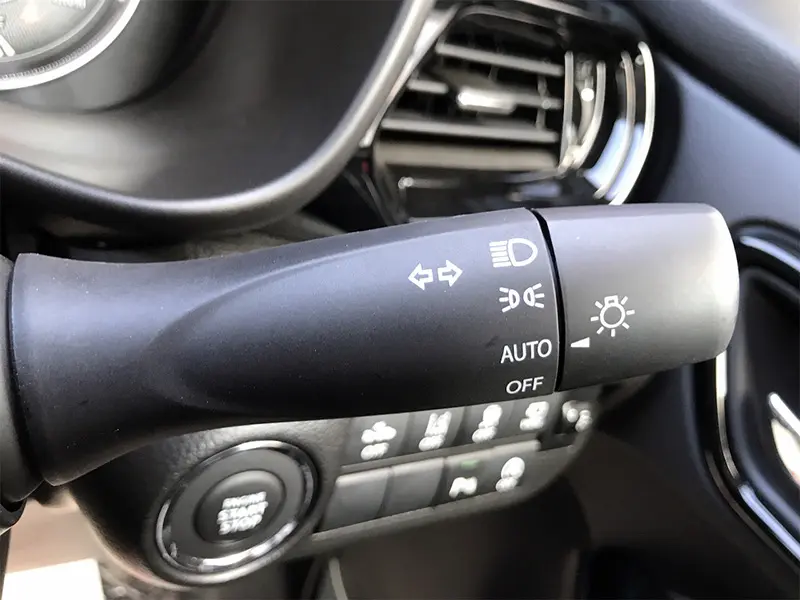 フロンクス ベースグレード2WD 在庫車