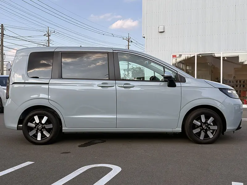 フリード AIR EX 6人乗り 在庫車