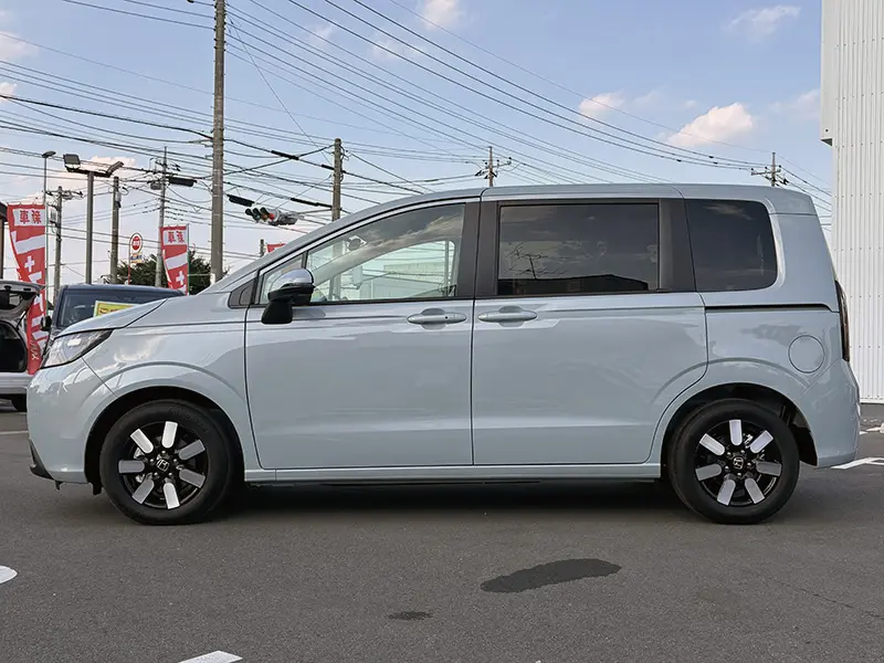 フリード AIR EX 6人乗り 在庫車