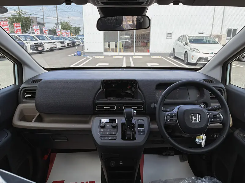 フリード AIR EX 6人乗り 在庫車