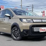 フリード e:HEV CROSSTAR 6人乗り 在庫車