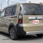 フリード e:HEV CROSSTAR 6人乗り 在庫車