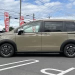 フリード e:HEV CROSSTAR 6人乗り 在庫車