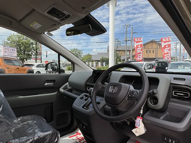 フリード e:HEV CROSSTAR 6人乗り 在庫車