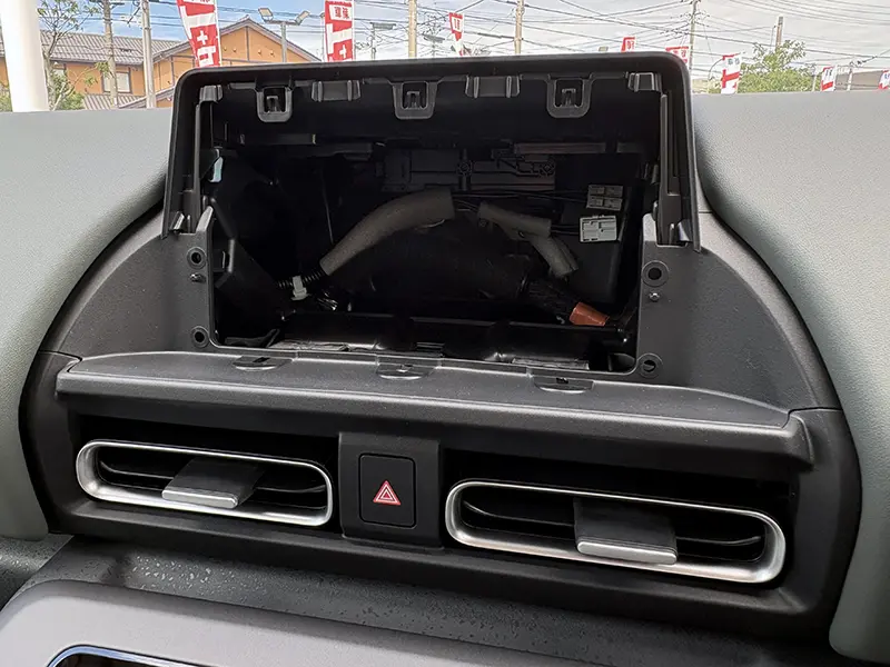 フリード e:HEV CROSSTAR 6人乗り 在庫車