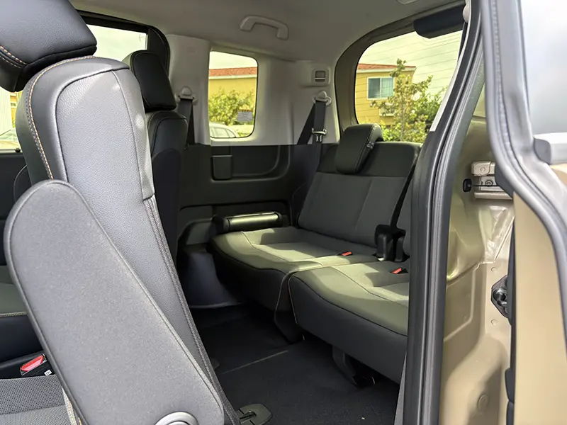 フリード e:HEV CROSSTAR 6人乗り 在庫車