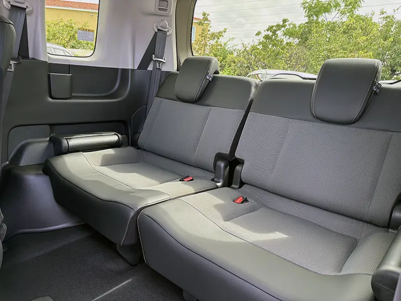 フリード e:HEV CROSSTAR 6人乗り 在庫車