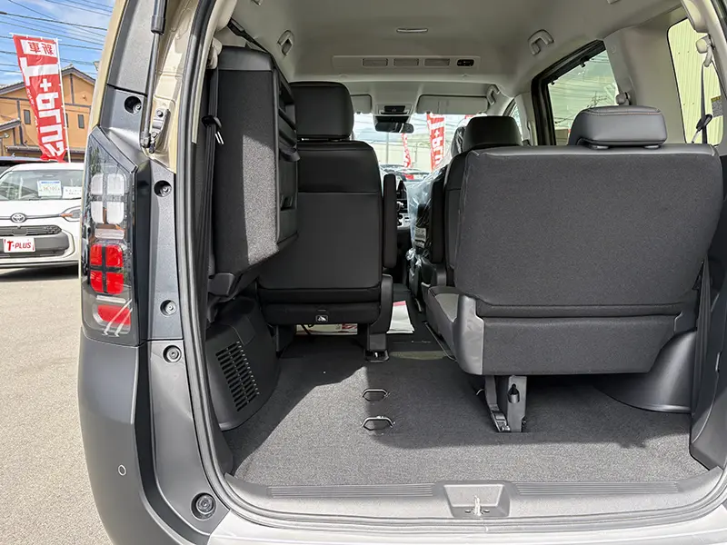 フリード e:HEV CROSSTAR 6人乗り 在庫車