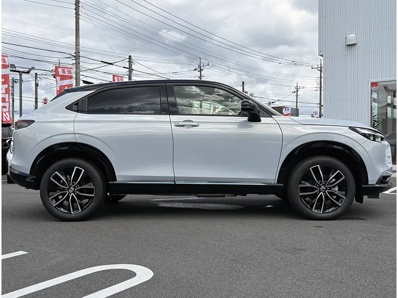 ヴェゼル e:HEV Z PLaY パッケージ パノラマルーフ装着車 在庫車