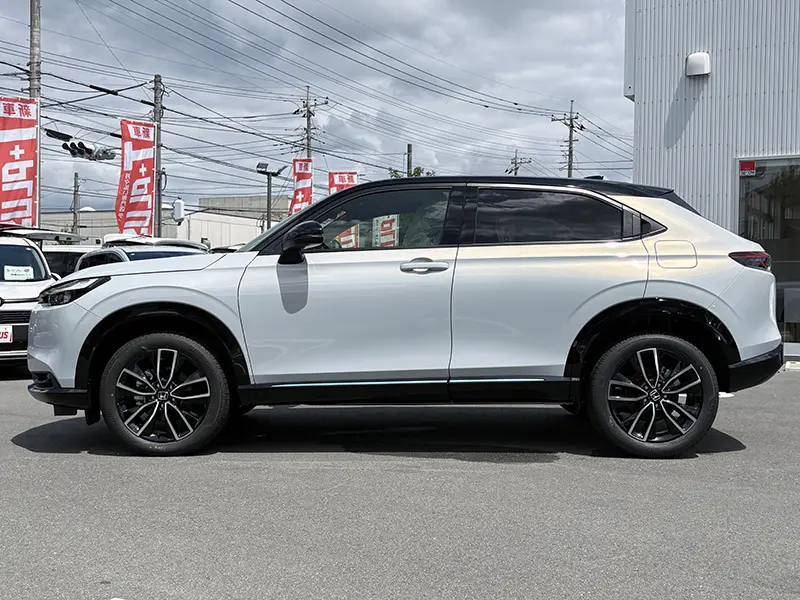 ヴェゼル e:HEV Z PLaY パッケージ パノラマルーフ装着車 在庫車