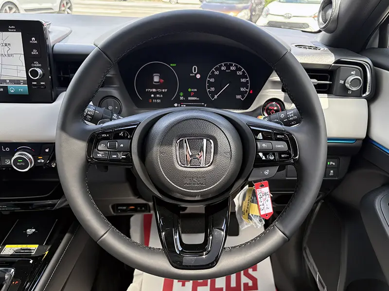 ヴェゼル e:HEV Z PLaY パッケージ パノラマルーフ装着車 在庫車