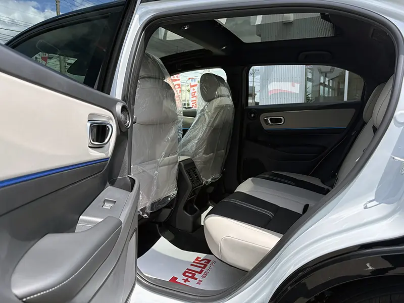ヴェゼル e:HEV Z PLaY パッケージ パノラマルーフ装着車 在庫車
