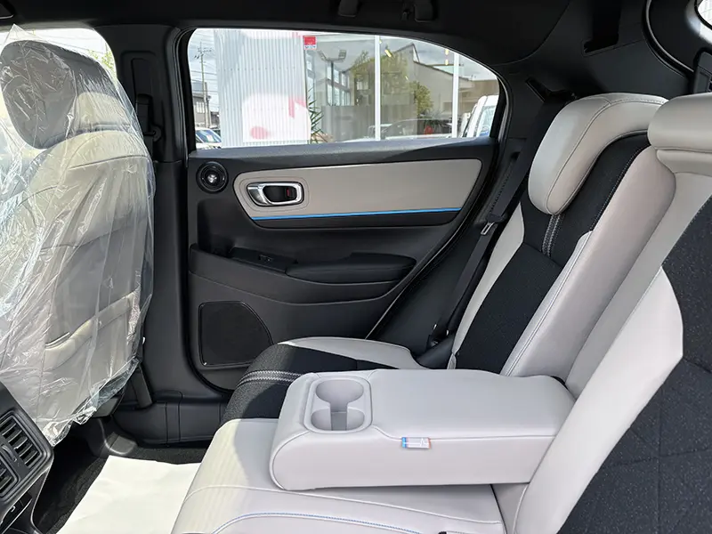 ヴェゼル e:HEV Z PLaY パッケージ パノラマルーフ装着車 在庫車