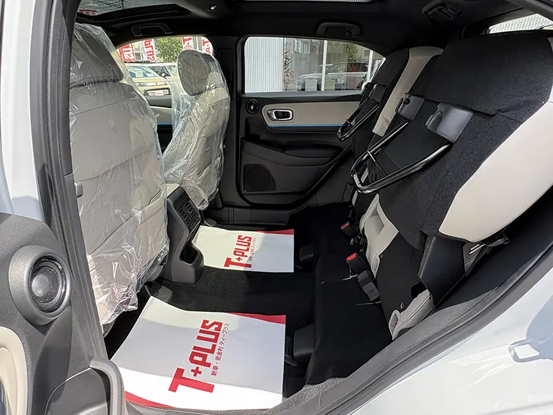 ヴェゼル e:HEV Z PLaY パッケージ パノラマルーフ装着車 在庫車