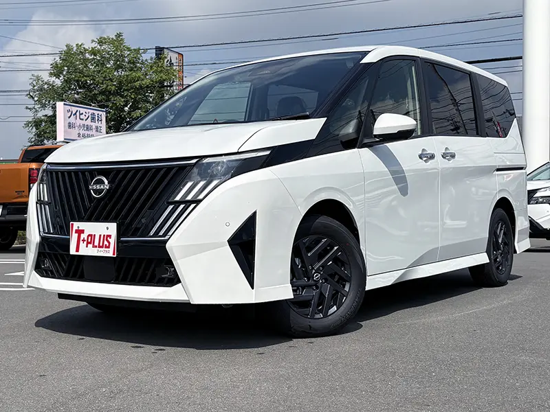 セレナ　新車未登録車　R8/2マイナーチェンジ後モデル　Nissan Connect インフォテインメントシステム　アダプティブLEDヘッドライトシステム e-POWER ハイウェイスターV 在庫車