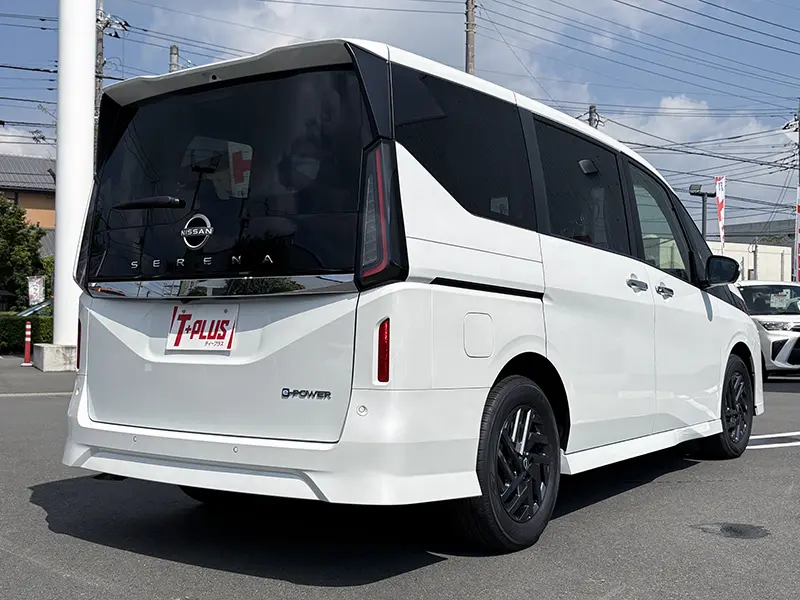セレナ　新車未登録車　R8/2マイナーチェンジ後モデル　Nissan Connect インフォテインメントシステム　アダプティブLEDヘッドライトシステム e-POWER ハイウェイスターV 在庫車