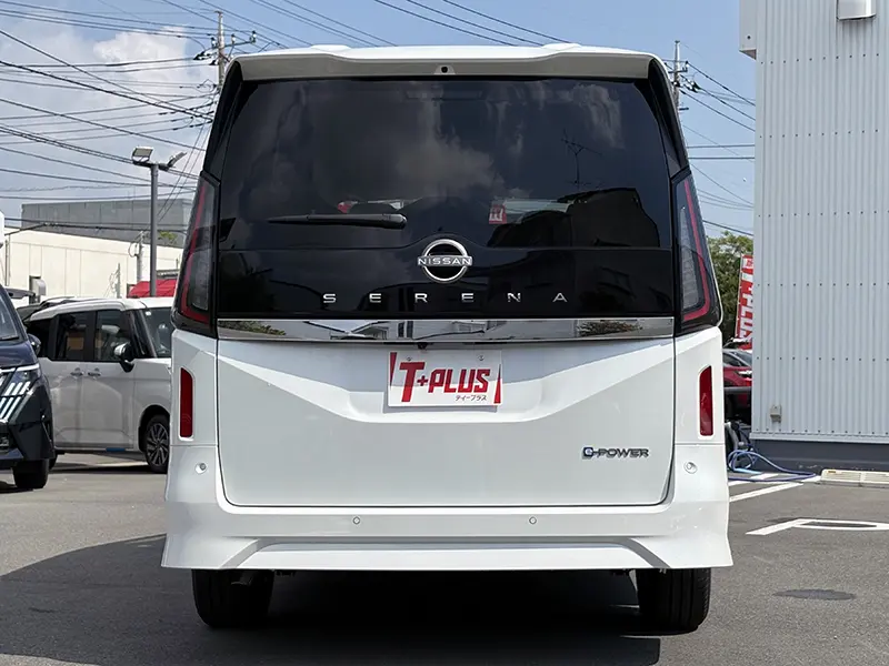 セレナ　新車未登録車　R8/2マイナーチェンジ後モデル　Nissan Connect インフォテインメントシステム　アダプティブLEDヘッドライトシステム e-POWER ハイウェイスターV 在庫車