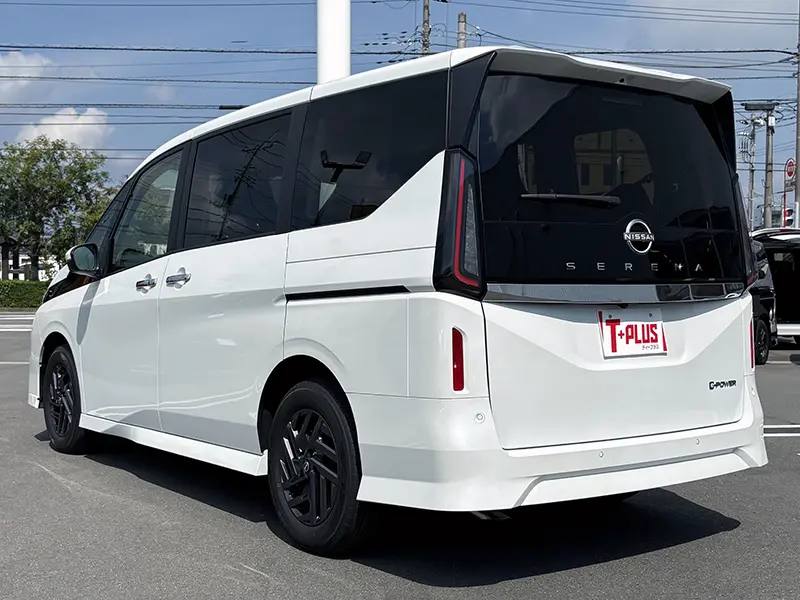 セレナ　新車未登録車　R8/2マイナーチェンジ後モデル　Nissan Connect インフォテインメントシステム　アダプティブLEDヘッドライトシステム e-POWER ハイウェイスターV 在庫車