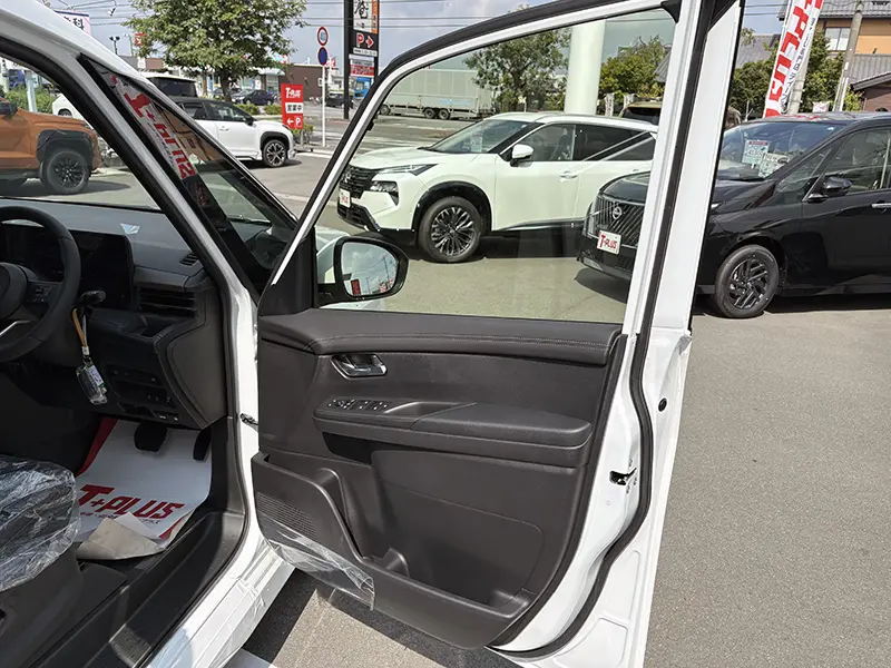 セレナ　新車未登録車　R8/2マイナーチェンジ後モデル　Nissan Connect インフォテインメントシステム　アダプティブLEDヘッドライトシステム e-POWER ハイウェイスターV 在庫車