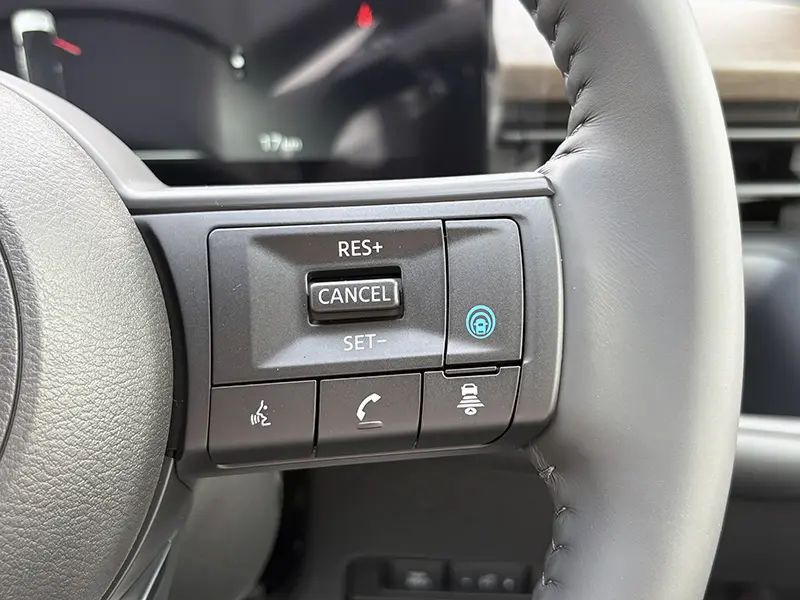 セレナ　新車未登録車　R8/2マイナーチェンジ後モデル　Nissan Connect インフォテインメントシステム　アダプティブLEDヘッドライトシステム e-POWER ハイウェイスターV 在庫車
